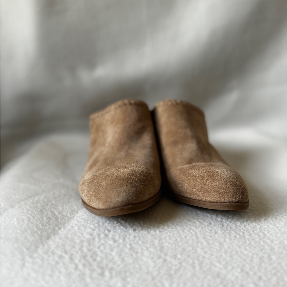 Franco Sarto Size 8 Women’s Beige/Tan Suede Heeled Mules - Picture 2 of 7